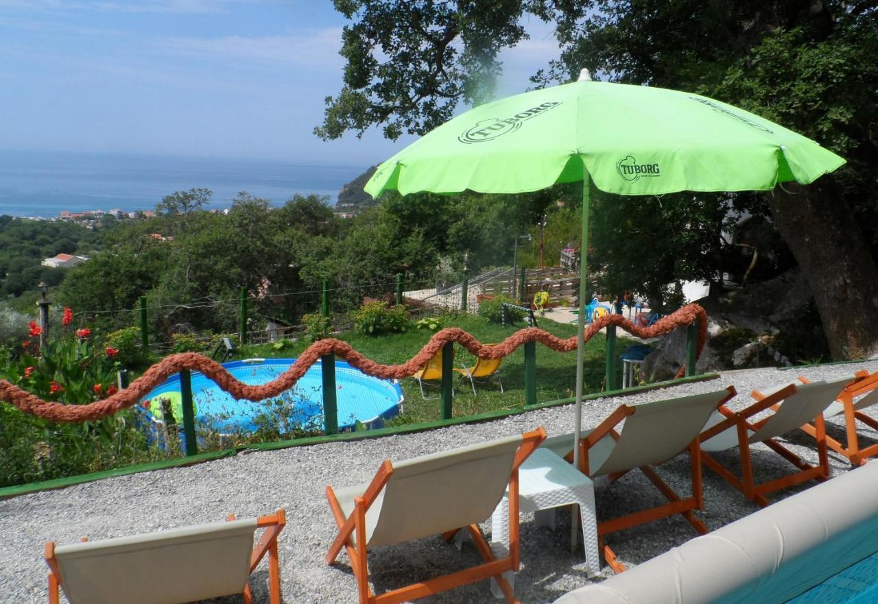 Pataki Guesthouse Petrovac Екстер'єр фото