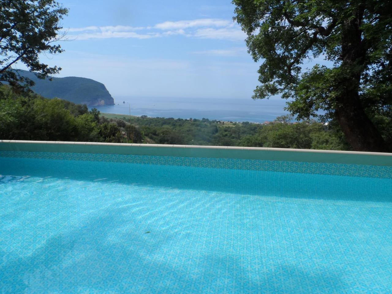 Pataki Guesthouse Petrovac Екстер'єр фото