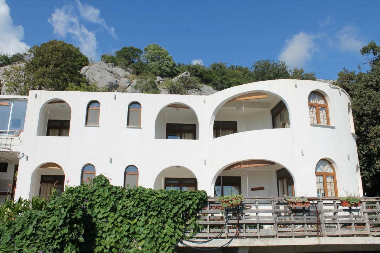 Pataki Guesthouse Petrovac Екстер'єр фото