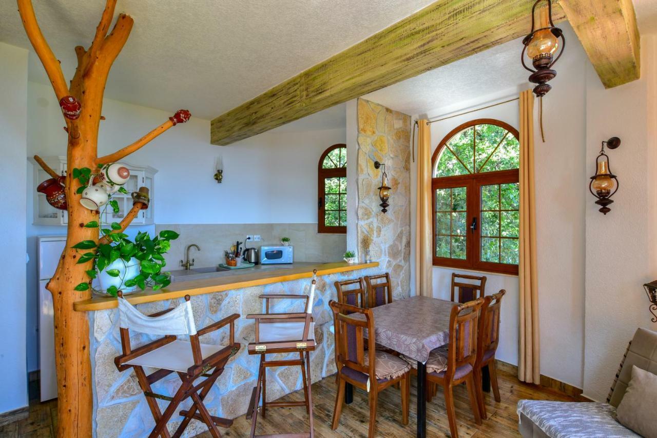 Pataki Guesthouse Petrovac Екстер'єр фото