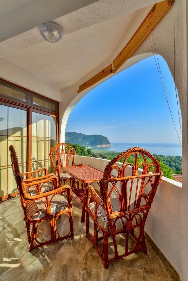 Pataki Guesthouse Petrovac Екстер'єр фото