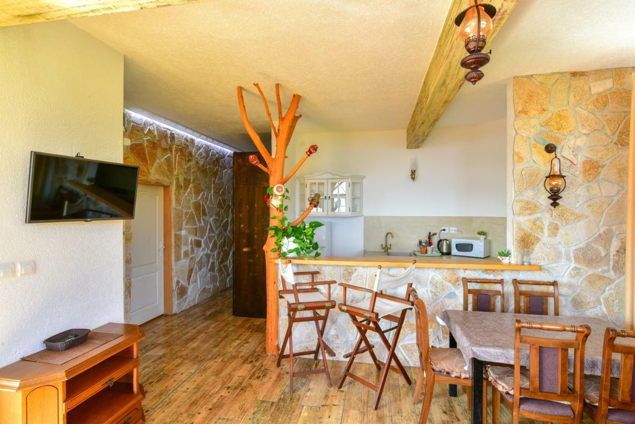 Pataki Guesthouse Petrovac Екстер'єр фото