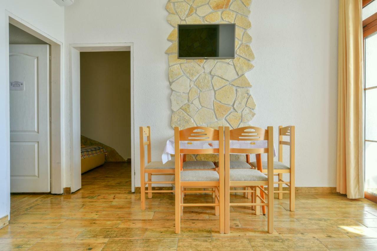 Pataki Guesthouse Petrovac Екстер'єр фото