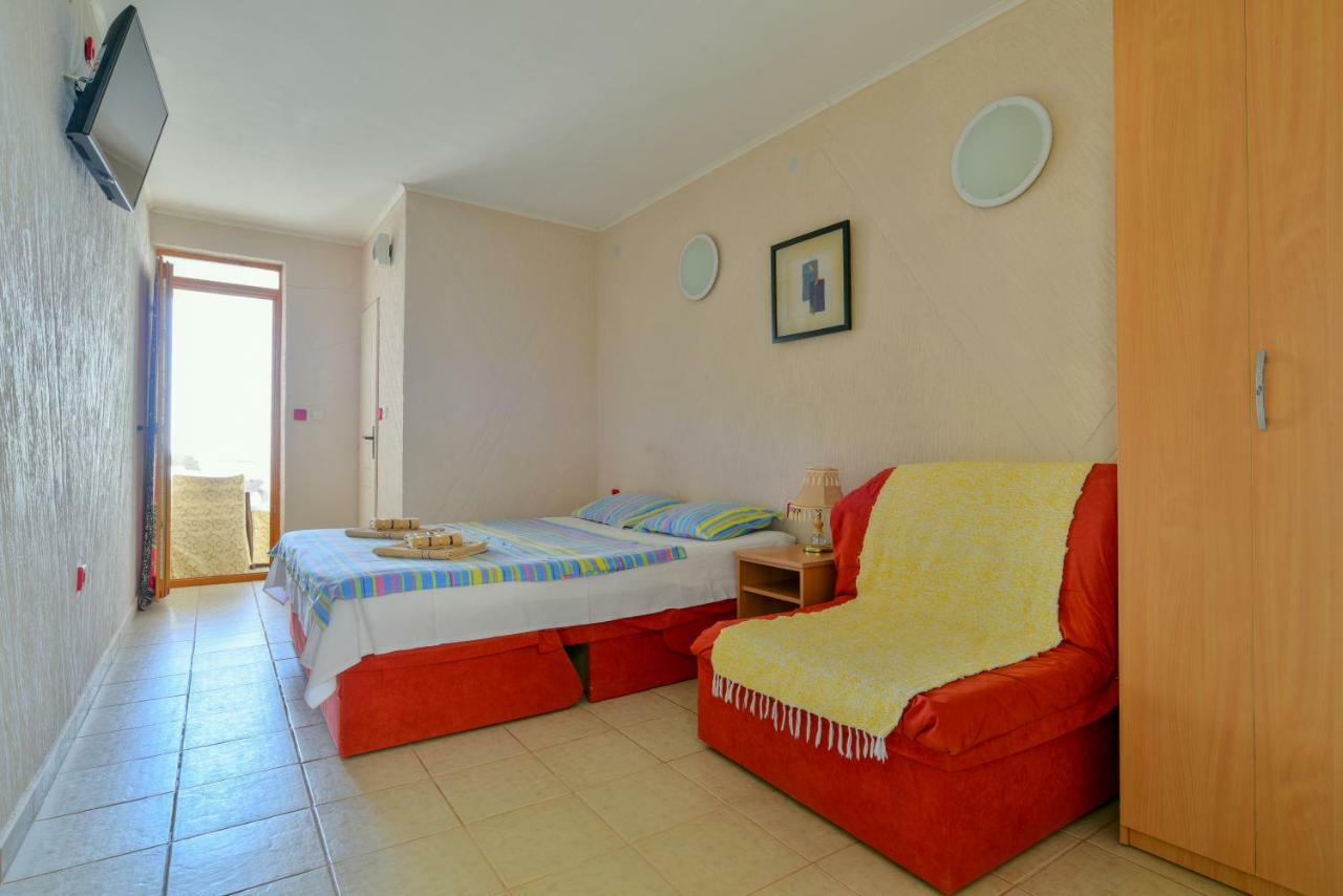 Pataki Guesthouse Petrovac Екстер'єр фото