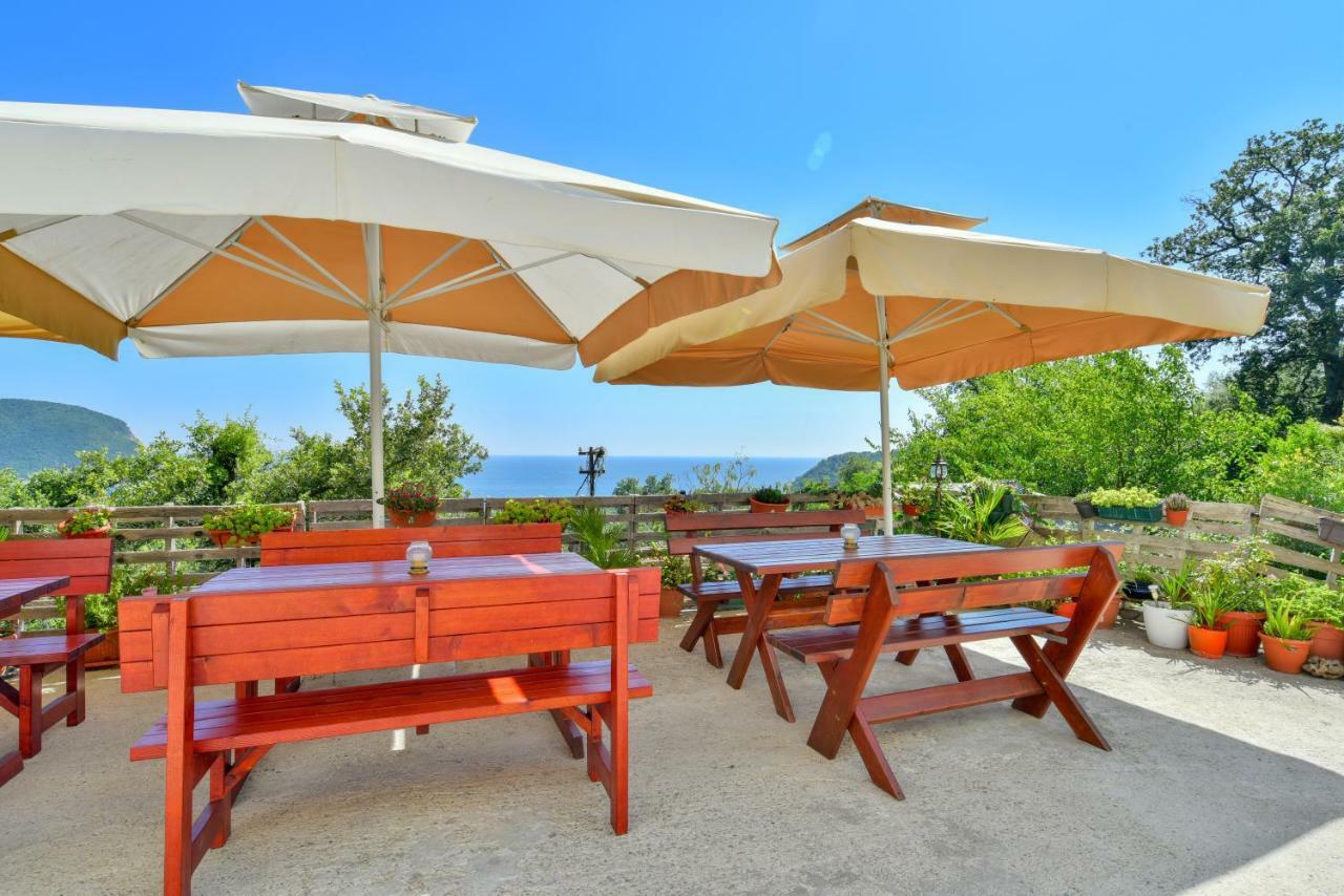 Pataki Guesthouse Petrovac Екстер'єр фото