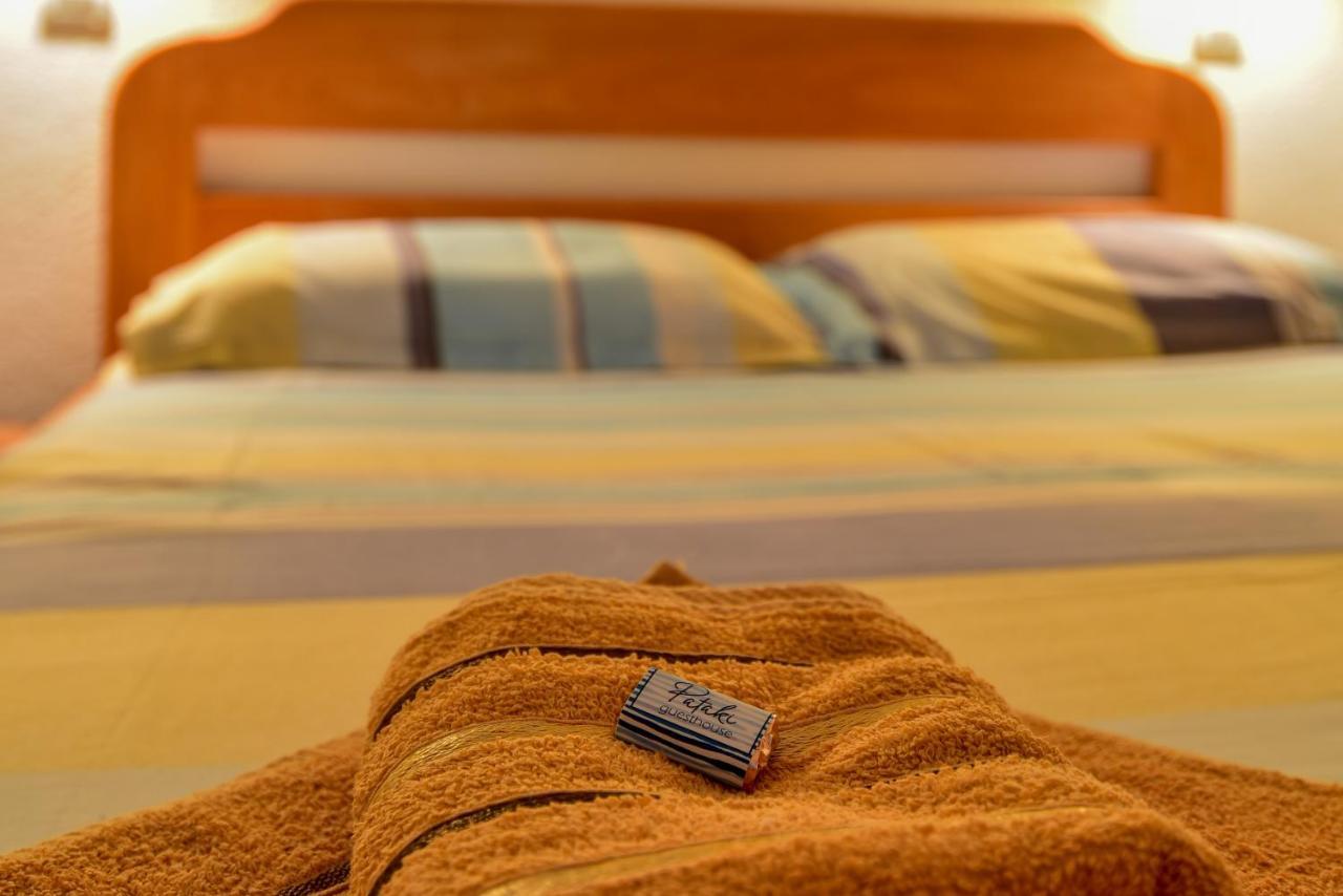 Pataki Guesthouse Petrovac Екстер'єр фото